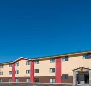 Super 8 by Wyndham Topeka/Wanamaker RD/I-70 hotel detail image 4