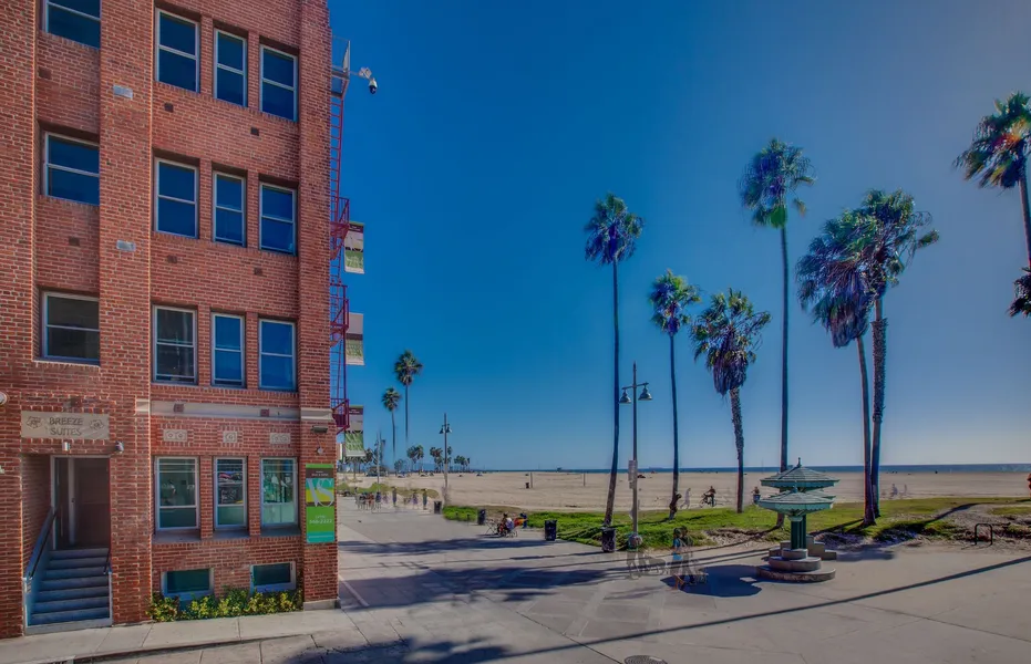 Venice Breeze Suites hotel detail image 2