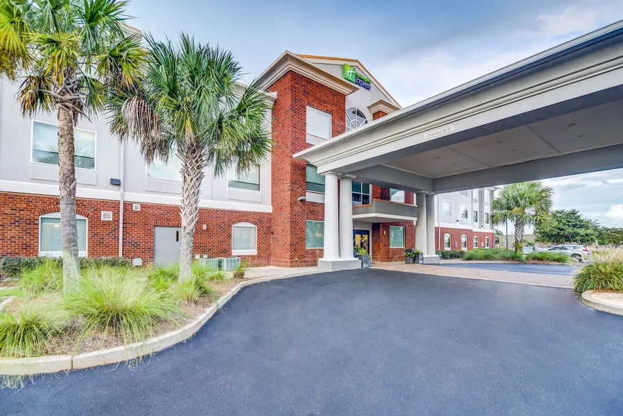 Holiday Inn Express & Suites Foley by IHG hotel detail image 6
