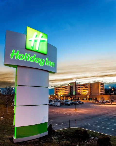 Holiday Inn Laval Montréal by IHG hotel detail image 2