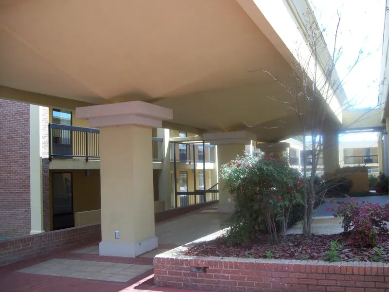 Quality Inn & Suites Conference Center Statesboro Historic District hotel detail image 6