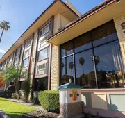 Super 8 by Wyndham Anaheim/Disneyland Drive hotel detail image 7
