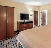 Clarion Inn & Suites Indianapolis Northwest hotel detail image 7
