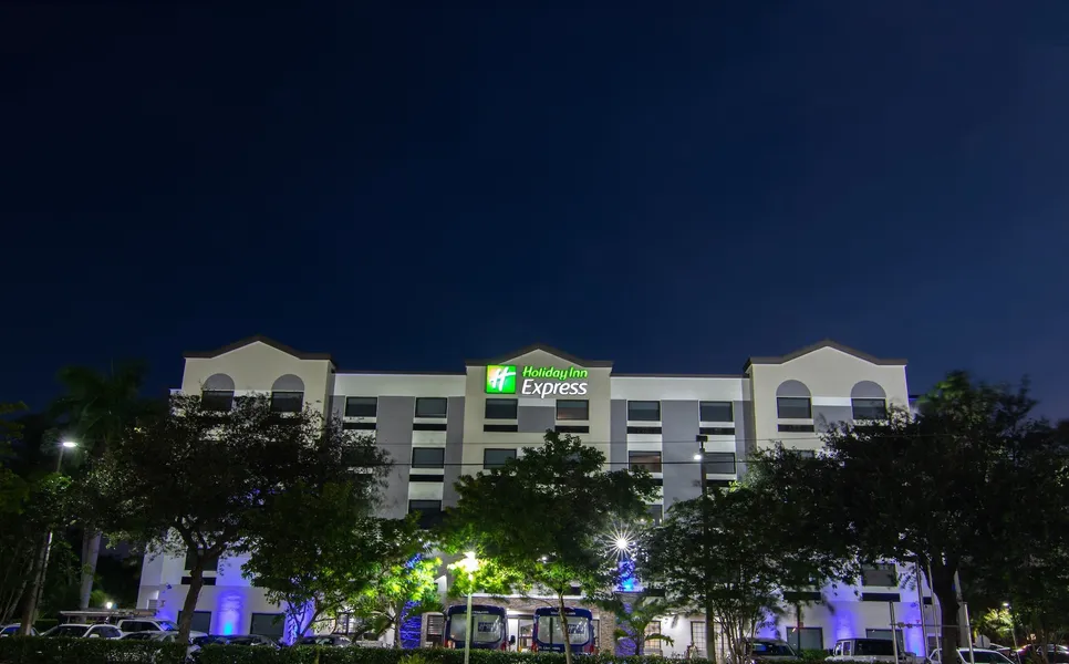 Holiday Inn Express & Suites Ft. Lauderdale Airport West by IHG hotel detail image 2