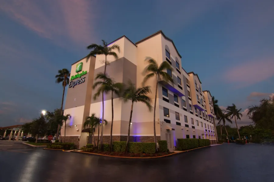 Holiday Inn Express & Suites Ft. Lauderdale Airport West by IHG hotel detail image 6