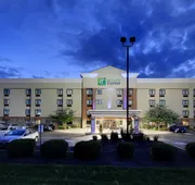 Holiday Inn Express Fort Campbell-Oak Grove by IHG hotel detail image 3