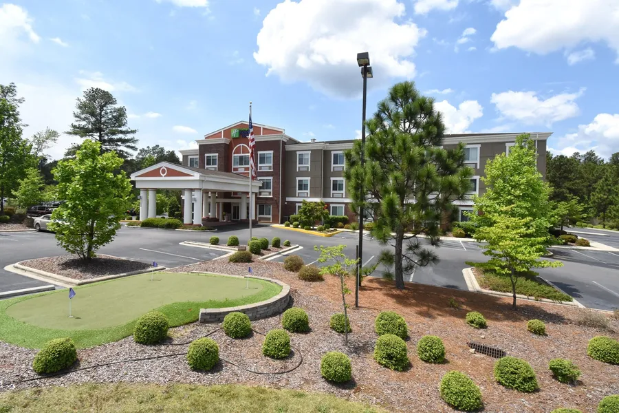 Holiday Inn Express Hotel & Suites Southern Pines by IHG hotel detail image 2