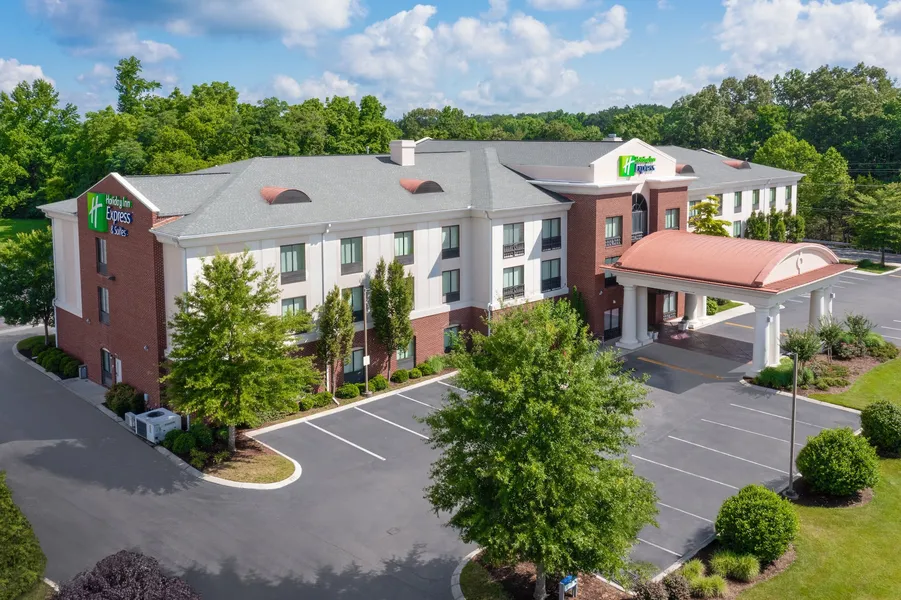 Holiday Inn Express Hotel & Suites Tullahoma by IHG hotel detail image 2