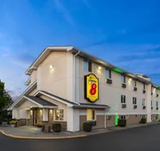 Super 8 by Wyndham Latham/Albany Airport hotel detail image 3