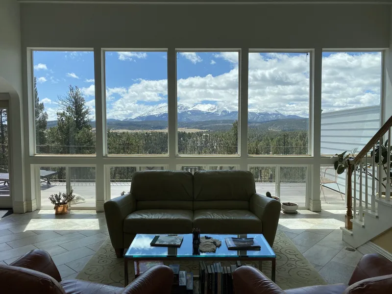 Pikes Peak Paradise Bed and Breakfast hotel detail image 2