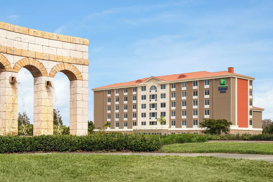 Holiday Inn Express Hotel & Suites Fort Myers East - The Forum by IHG hotel detail image 2