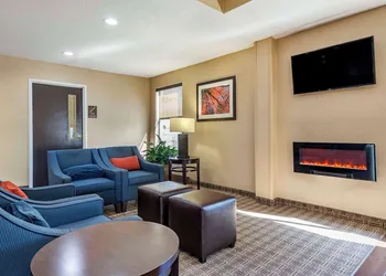 Comfort Inn Clinton hotel thumbnail 4