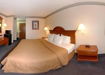 Comfort Inn Clinton hotel thumbnail 7