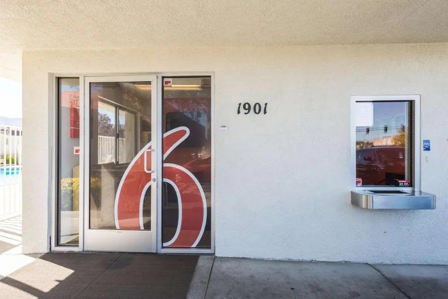 Motel 6-Reno, NV - Virginia Plumb hotel detail image 6