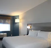 Holiday Inn Express Bakersfield by IHG hotel detail image 7