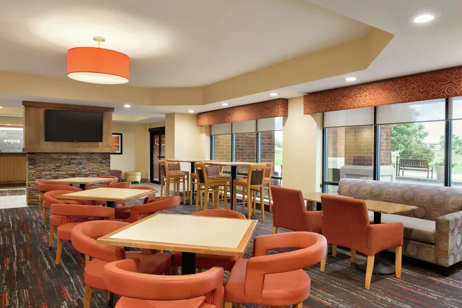 Hampton Inn West Des Moines Lake Drive hotel detail image 6