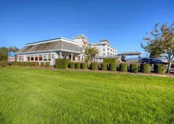 Shilo Inn Suites Warrenton hotel thumbnail 2