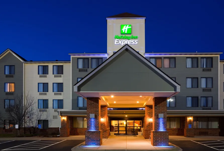 Holiday Inn Express Minneapolis/Coon Rapids/Blaine by IHG hotel detail image 2