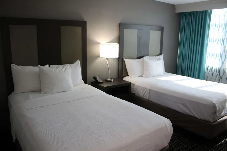 La Quinta Inn & Suites by Wyndham Indianapolis Downtown hotel detail image 6
