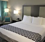 La Quinta Inn & Suites by Wyndham Indianapolis Downtown hotel detail image 7