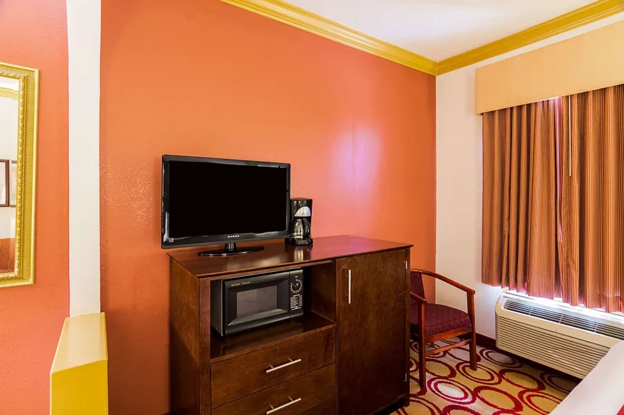 Quality Suites Lubbock Southwest hotel detail image 6