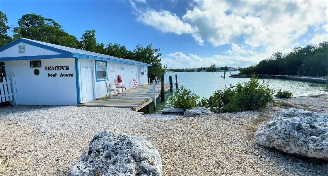 Floating Sea Cove Resort & Marina hotel detail image 2