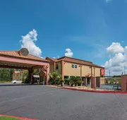 Econo Lodge Inn & Suites Diamondhead hotel detail image 5