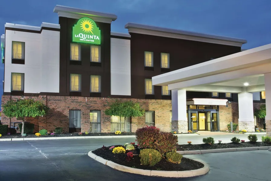 La Quinta Inn & Suites by Wyndham Columbus - Grove City hotel detail image 2
