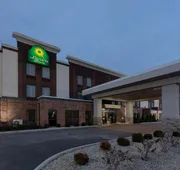 La Quinta Inn & Suites by Wyndham Columbus - Grove City hotel detail image 4