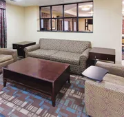 La Quinta Inn & Suites by Wyndham Columbus - Grove City hotel detail image 7