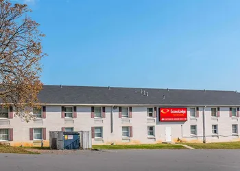 Econo Lodge Reading Airport hotel thumbnail 2