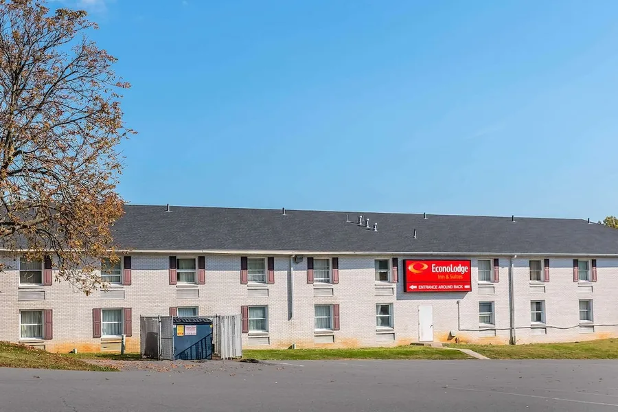 Econo Lodge Reading Airport hotel detail image 2