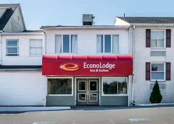 Econo Lodge Reading Airport hotel thumbnail 3