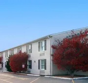 Econo Lodge Reading Airport hotel detail image 4