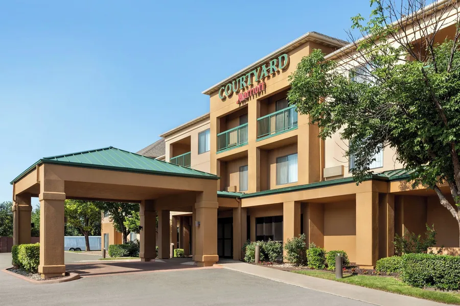 Courtyard by Marriott Lubbock hotel detail image 2