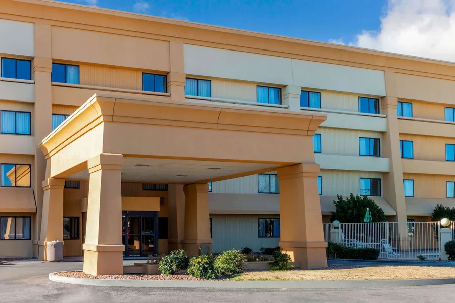 La Quinta Inn & Suites by Wyndham Las Cruces Organ Mountain hotel detail image 2