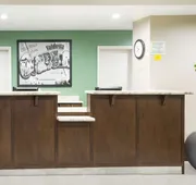 Super 8 by Wyndham Valdosta GA I-75 hotel detail image 3