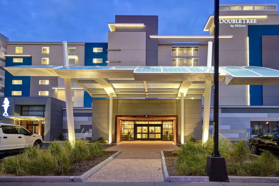DoubleTree by Hilton Virginia Beach Oceanfront South hotel detail image 2
