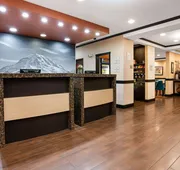 La Quinta Inn & Suites by Wyndham Auburn hotel detail image 5
