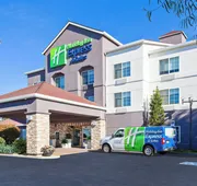Holiday Inn Express Hotel & Suites Oakland-Airport by IHG hotel detail image 5