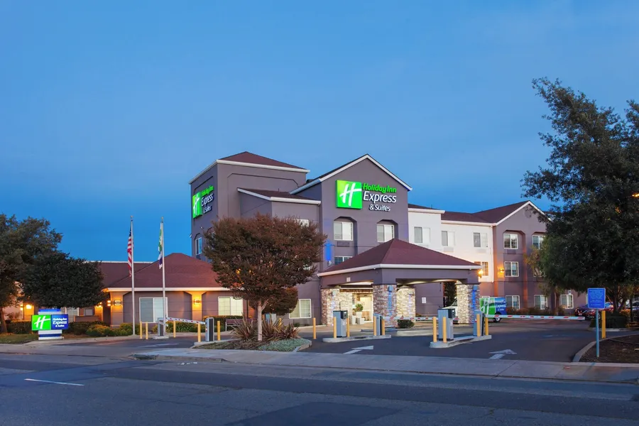 Holiday Inn Express Hotel & Suites Oakland-Airport by IHG hotel detail image 6