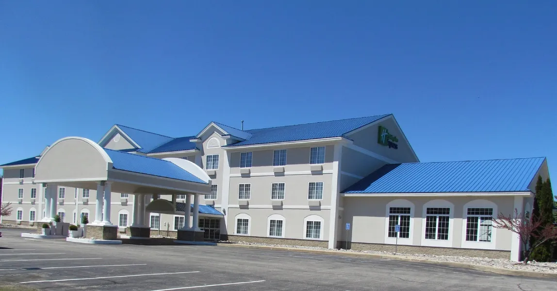 Holiday Inn Express Hotel & Suites Cadillac by IHG hotel detail image 2