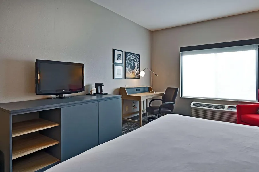 Country Inn & Suites by Radisson, Bloomington-Normal Airport, IL hotel detail image 6