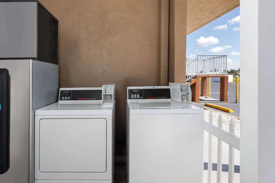Travelodge Suites by Wyndham Lake Okeechobee hotel detail image 6