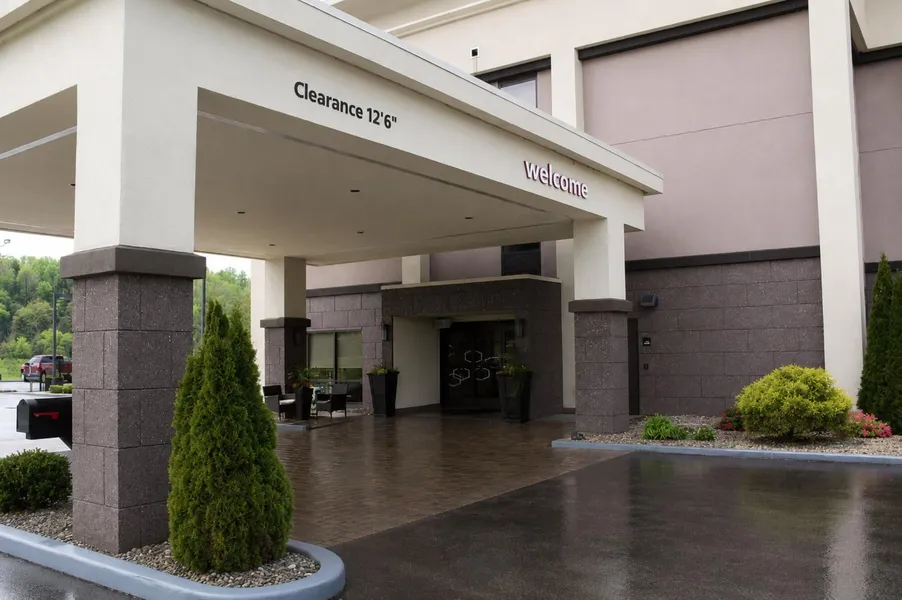 Hampton Inn Summersville hotel detail image 2