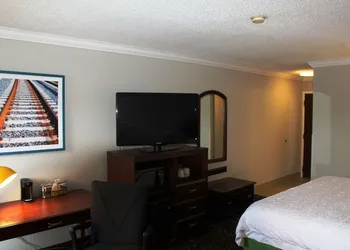 Hampton Inn By Hilton Perry hotel thumbnail 6