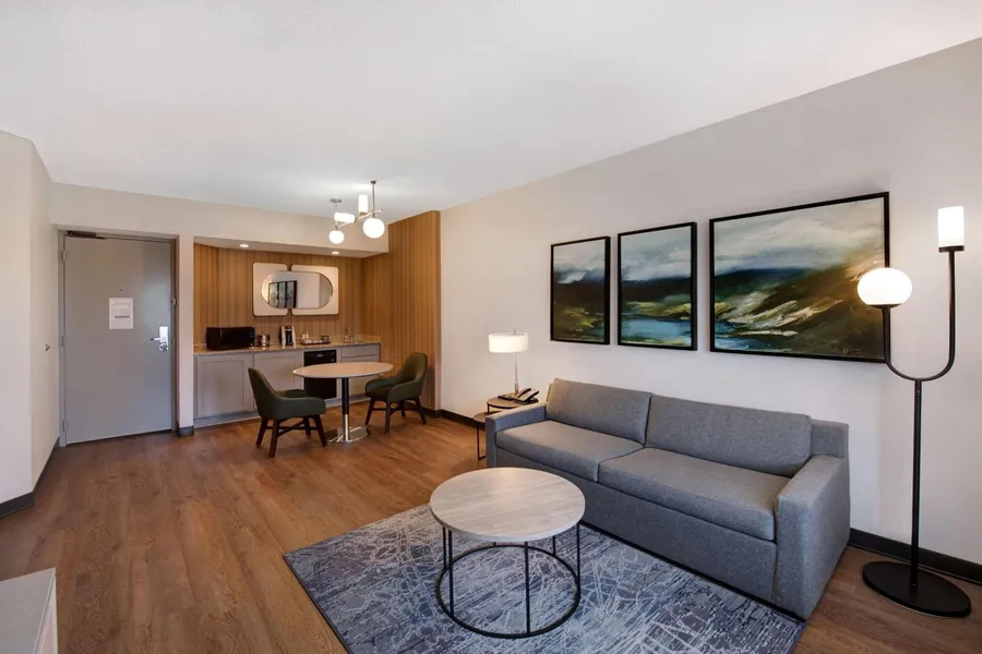 DoubleTree Suites by Hilton Raleigh - Durham hotel detail image 6