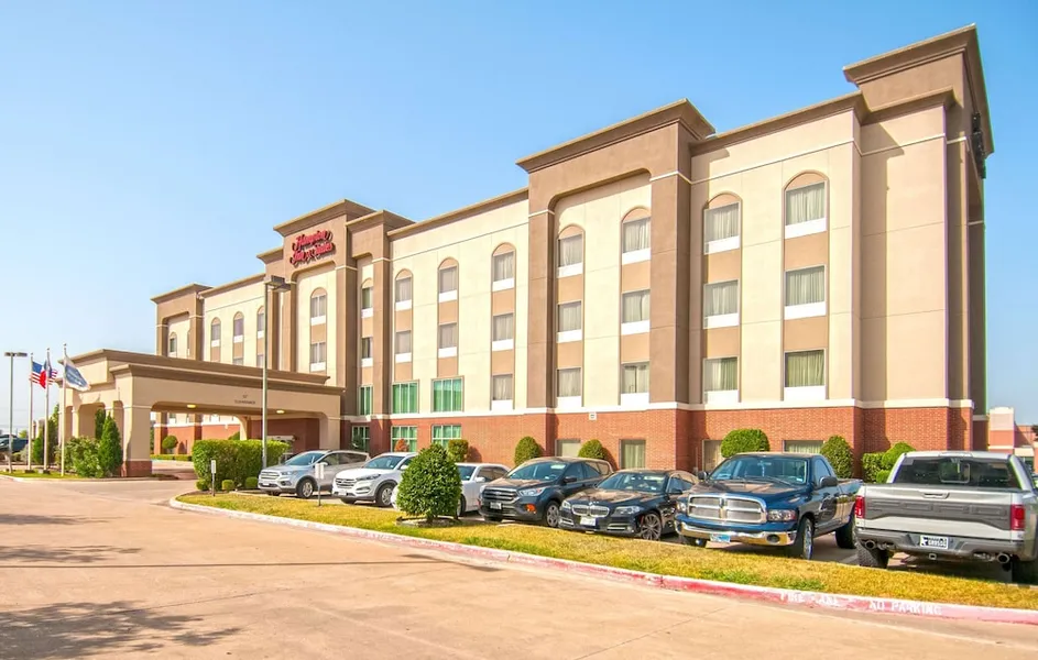 Hampton Inn & Suites Waxahachie hotel detail image 2