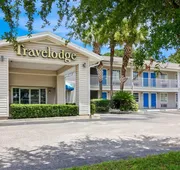 Travelodge Suites by Wyndham MacClenny hotel detail image 3
