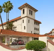 Ramada by Wyndham Burbank Airport hotel detail image 5